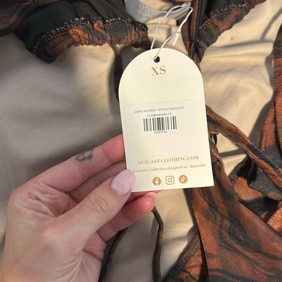 OUTCAST AUBREE MINI DRESS SAHARA - Picture 4 of 4